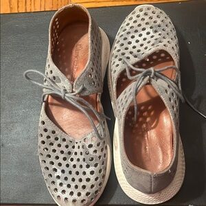 Lamour Des Pieds grayish/sliver perforated sneakers. Great used condition